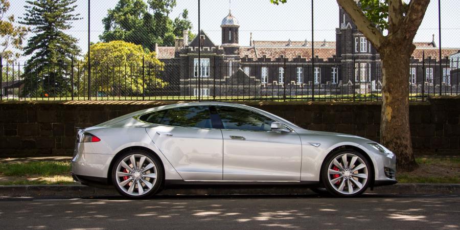  Tesla Model S P85 2012 года  (AU) (фото 8 из 10)